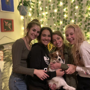 Meet your Posher, Maya